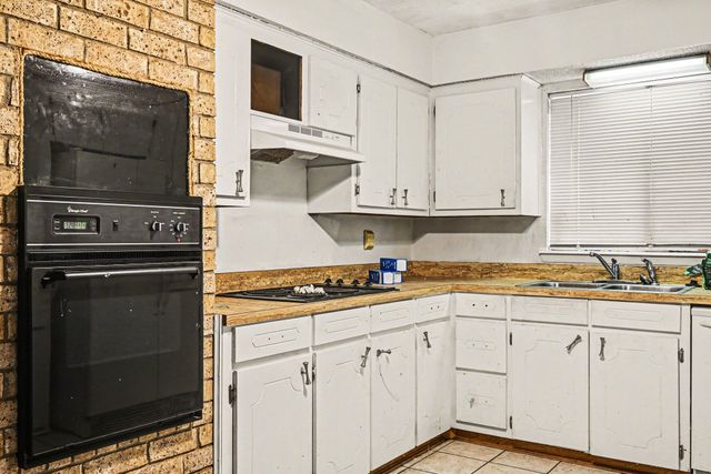 1732 Tanglewood Drive, Azle, TX 76020