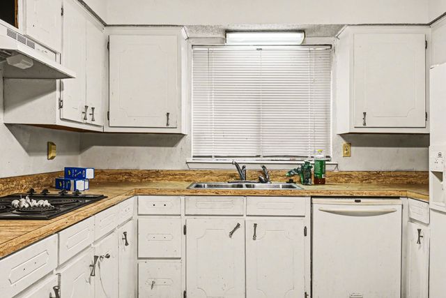 1732 Tanglewood Drive, Azle, TX 76020