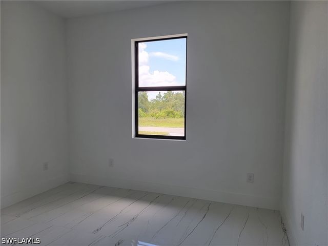 886 Milwaukee BLVD, Lehigh Acres, FL 33974