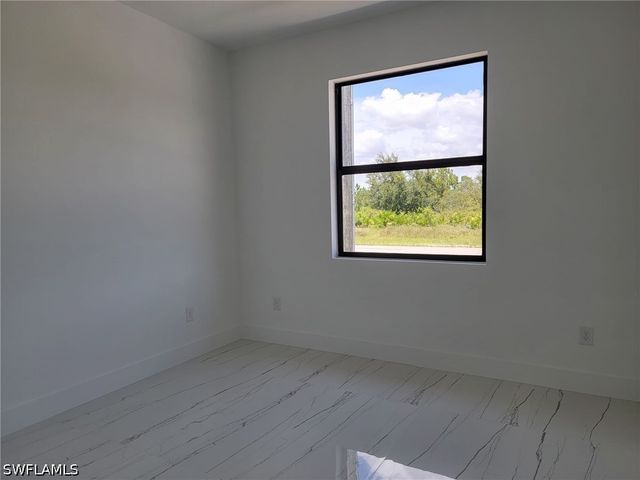 886 Milwaukee BLVD, Lehigh Acres, FL 33974