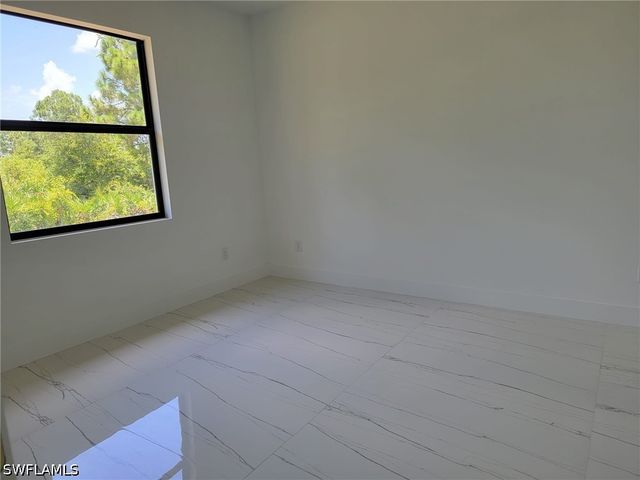 886 Milwaukee BLVD, Lehigh Acres, FL 33974