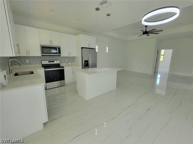 886 Milwaukee BLVD, Lehigh Acres, FL 33974