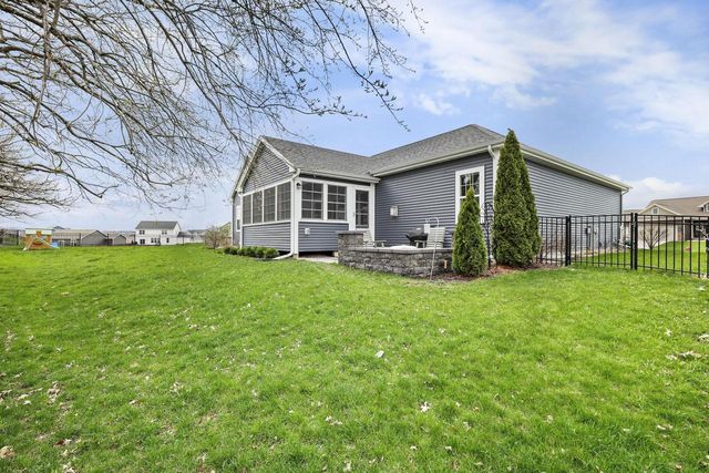 426 Peterson Trail, Oregon, WI 53575