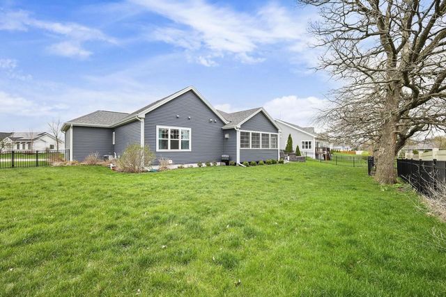 426 Peterson Trail, Oregon, WI 53575
