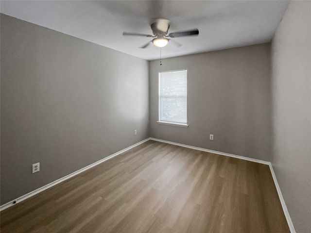 2325 Kingsway Drive, Arlington, TX 76012
