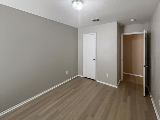 2325 Kingsway Drive, Arlington, TX 76012