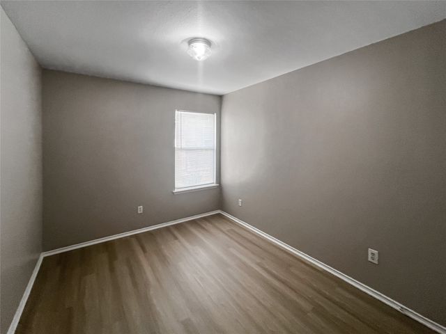2325 Kingsway Drive, Arlington, TX 76012