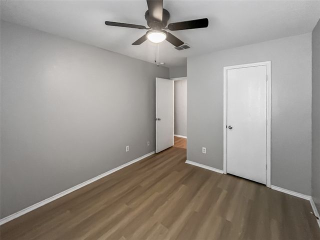 2325 Kingsway Drive, Arlington, TX 76012