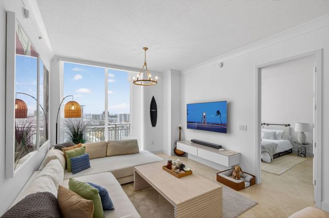 550 Okeechobee Boulevard Uph-04, West Palm Beach, FL 33401