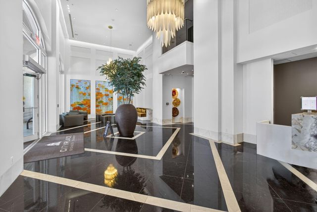 550 Okeechobee Boulevard Uph-04, West Palm Beach, FL 33401