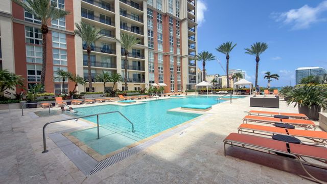 550 Okeechobee Boulevard Uph-04, West Palm Beach, FL 33401