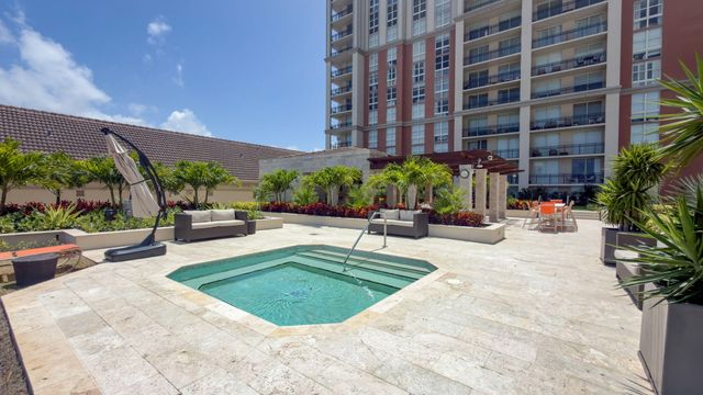 550 Okeechobee Boulevard Uph-04, West Palm Beach, FL 33401