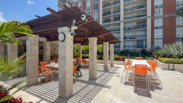 550 Okeechobee Boulevard Uph-04, West Palm Beach, FL 33401