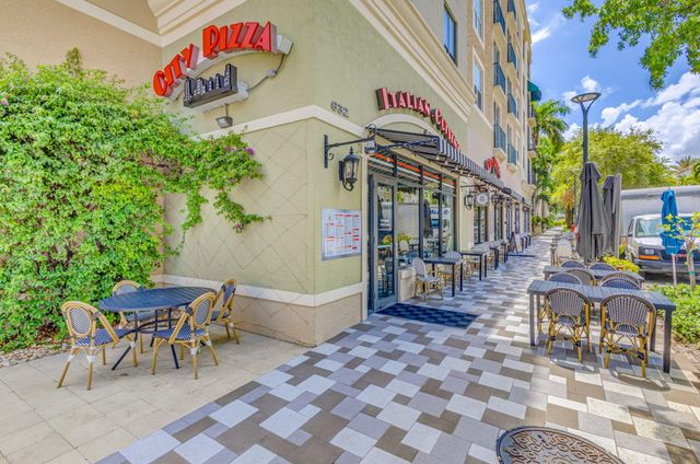 550 Okeechobee Boulevard Uph-04, West Palm Beach, FL 33401