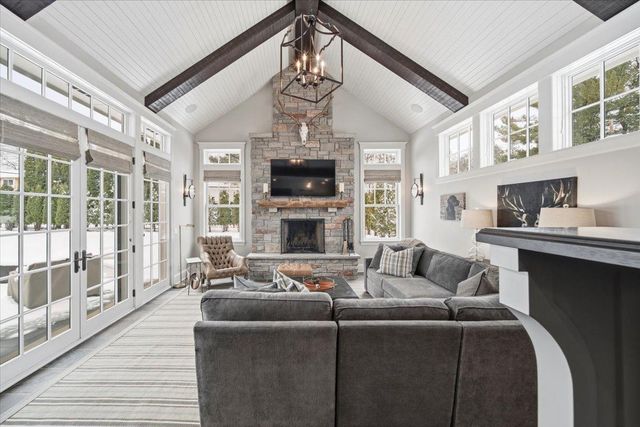 5204 Glengarry Parkway, Edina, MN 55436