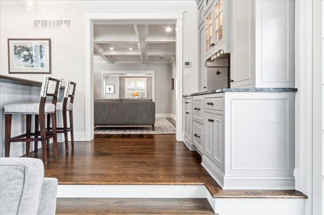 5204 Glengarry Parkway, Edina, MN 55436