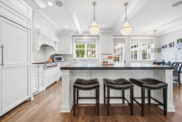 5204 Glengarry Parkway, Edina, MN 55436