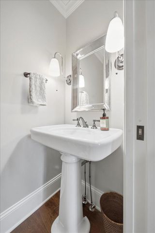 5204 Glengarry Parkway, Edina, MN 55436