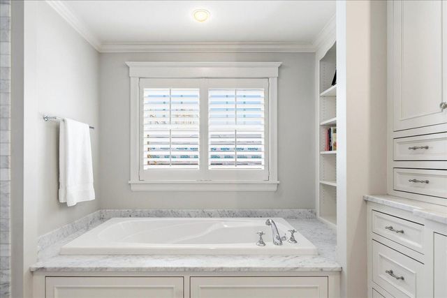 5204 Glengarry Parkway, Edina, MN 55436