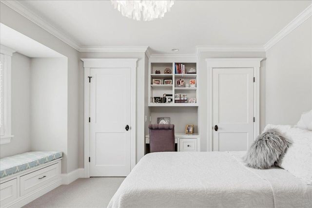 5204 Glengarry Parkway, Edina, MN 55436