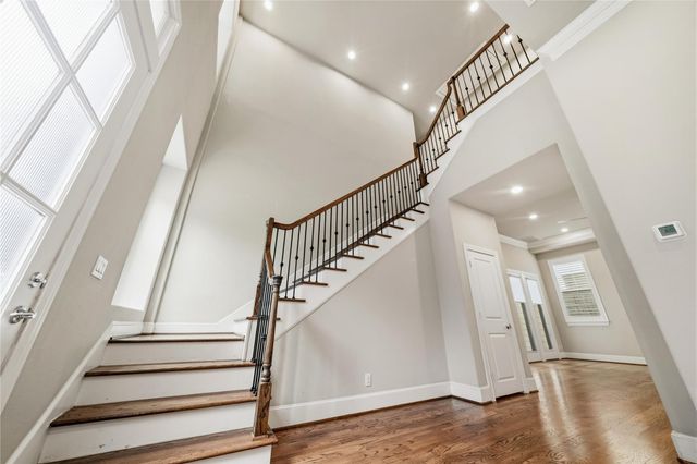 10902 Grove Tree Lane, Houston, TX 77043