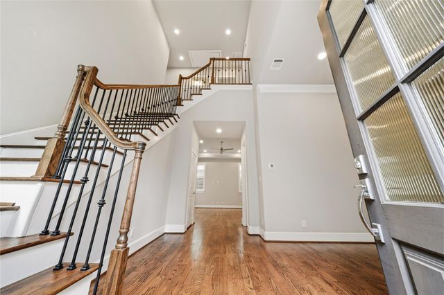 10902 Grove Tree Lane, Houston, TX 77043