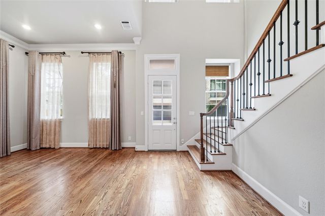 10902 Grove Tree Lane, Houston, TX 77043