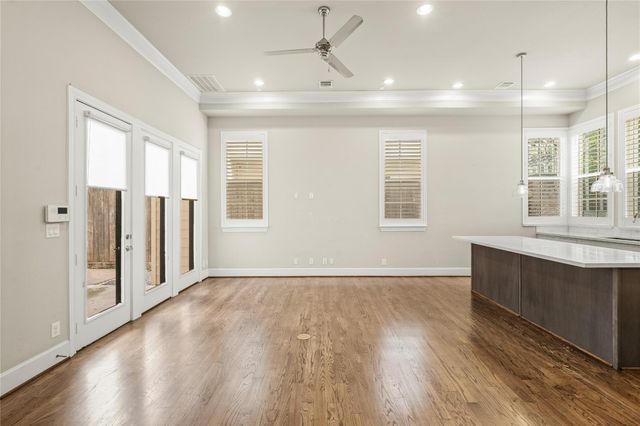 10902 Grove Tree Lane, Houston, TX 77043