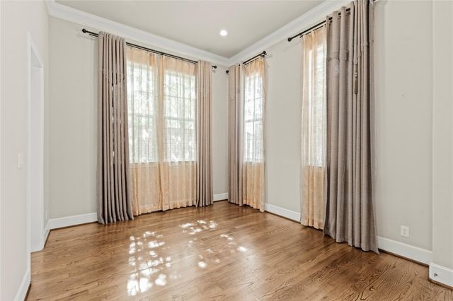 10902 Grove Tree Lane, Houston, TX 77043