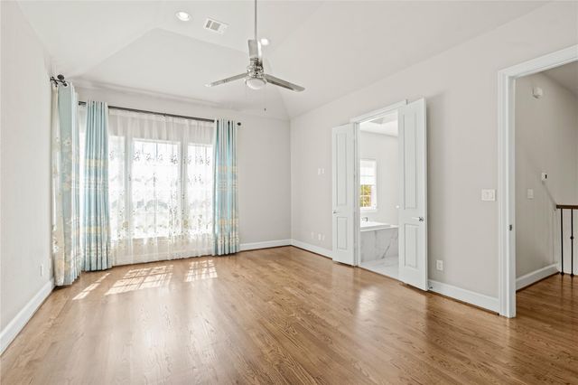 10902 Grove Tree Lane, Houston, TX 77043