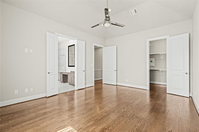10902 Grove Tree Lane, Houston, TX 77043