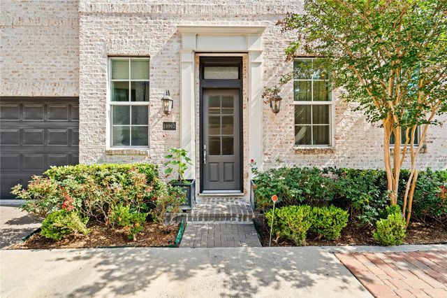 10902 Grove Tree Lane, Houston, TX 77043