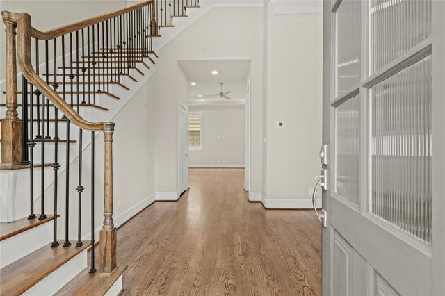 10902 Grove Tree Lane, Houston, TX 77043