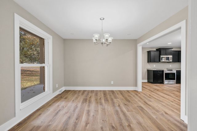 104 W Longview Dr, Portland, TN 37148