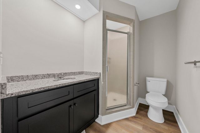 104 W Longview Dr, Portland, TN 37148