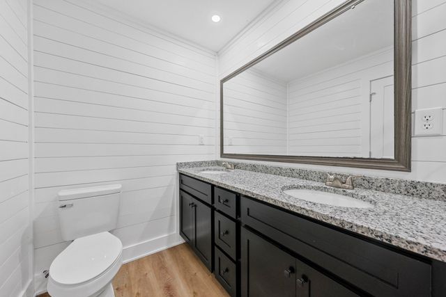 104 W Longview Dr, Portland, TN 37148