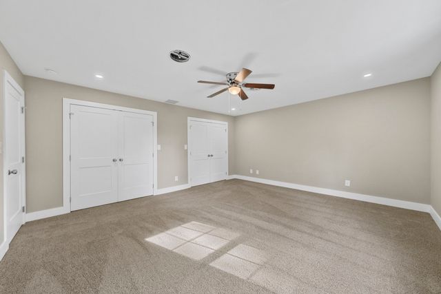 104 W Longview Dr, Portland, TN 37148