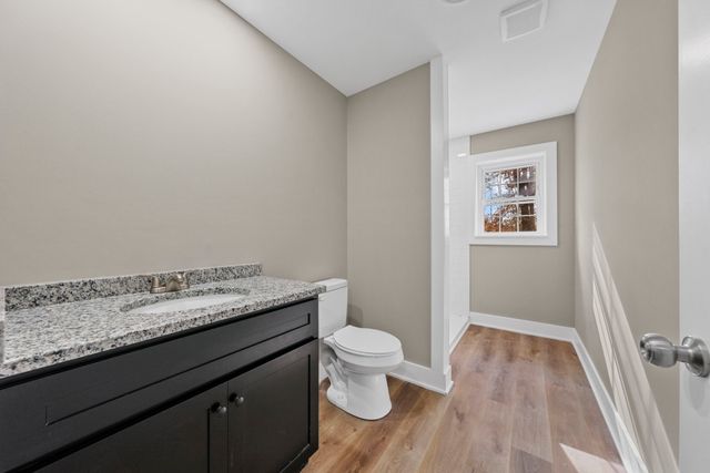 104 W Longview Dr, Portland, TN 37148