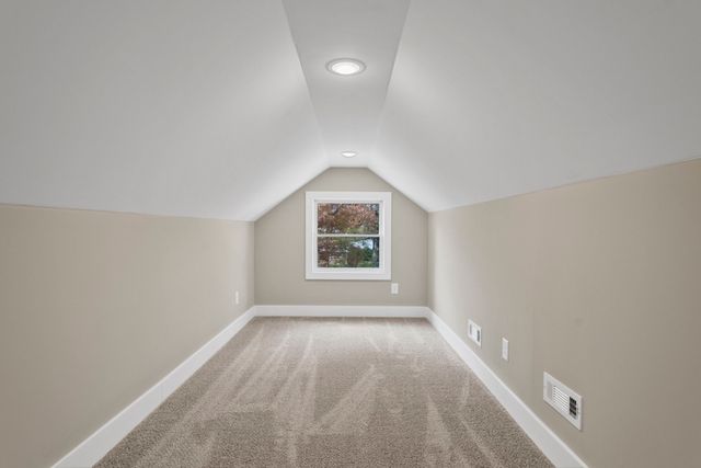 104 W Longview Dr, Portland, TN 37148