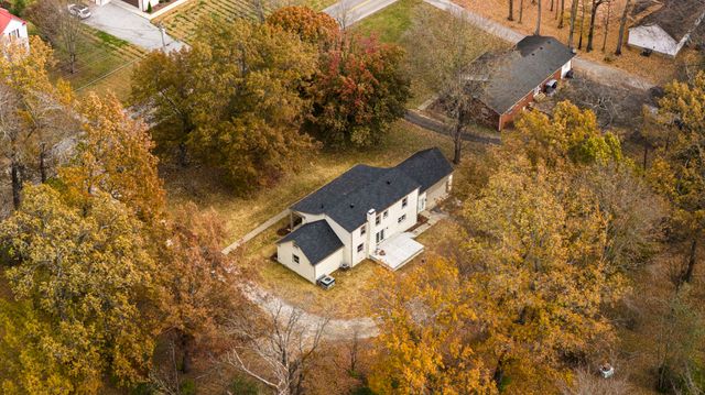 104 W Longview Dr, Portland, TN 37148