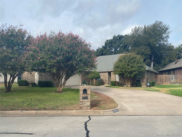 2400 Cross Timbers Trail, Arlington, TX 76006