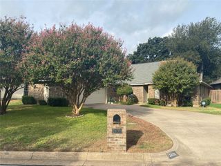 2400 Cross Timbers Trail, Arlington, TX 76006