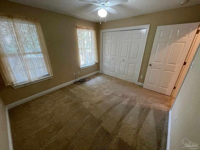 5955 Hermitage Dr, Pensacola, FL 32504