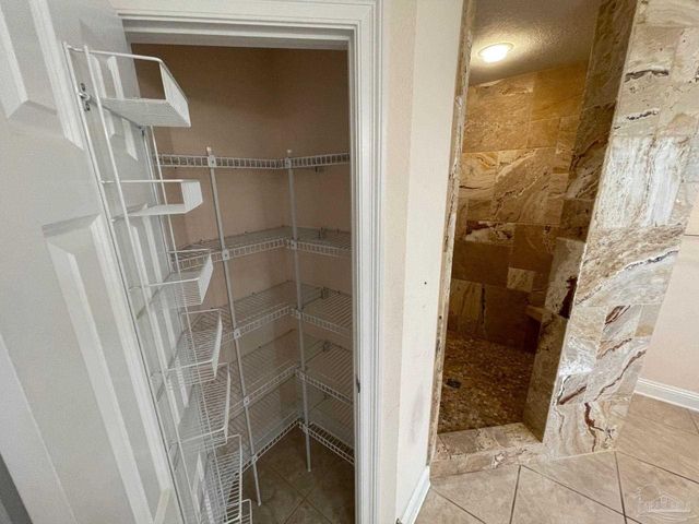 5955 Hermitage Dr, Pensacola, FL 32504