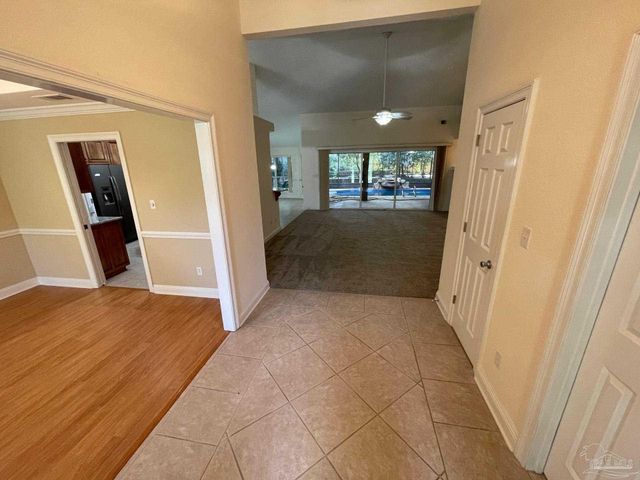 5955 Hermitage Dr, Pensacola, FL 32504