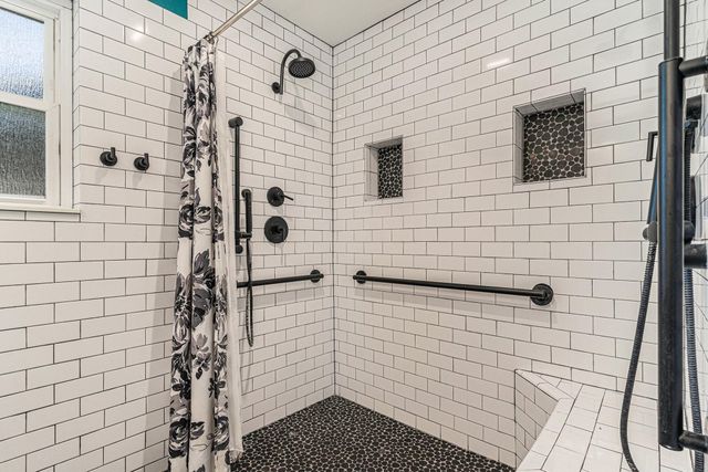 1602 Loch Lake Drive, El Lago, TX 77586