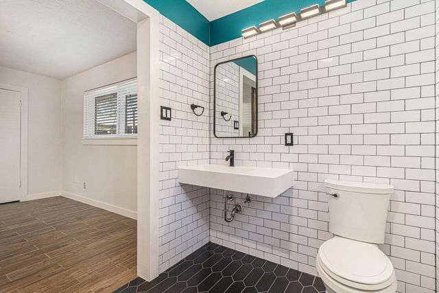 1602 Loch Lake Drive, El Lago, TX 77586