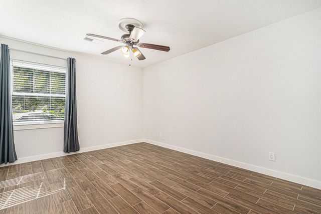 1602 Loch Lake Drive, El Lago, TX 77586