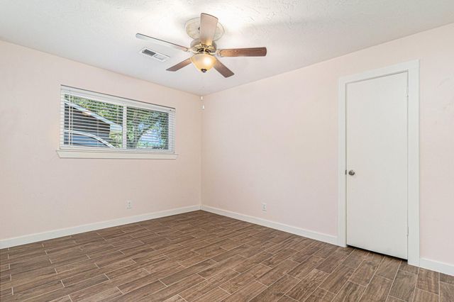 1602 Loch Lake Drive, El Lago, TX 77586