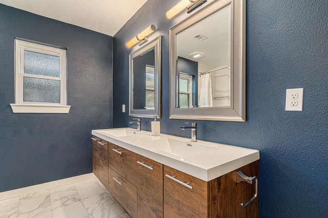 1602 Loch Lake Drive, El Lago, TX 77586